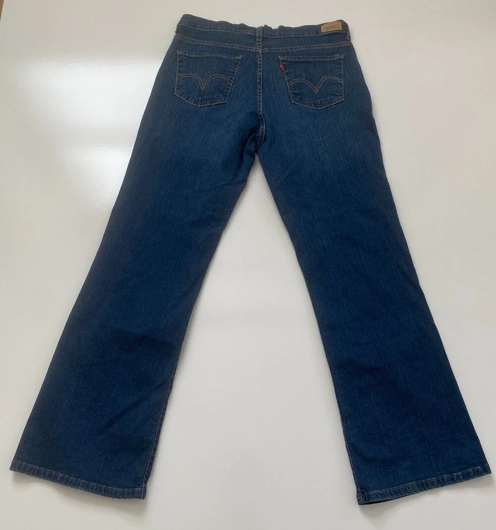 Levi's 512 Women's size 12M Perfectly Slimming Bootcut Stretch Jeans 31